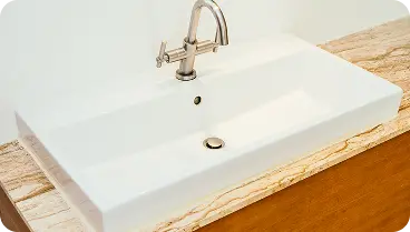 Completed bathroom surface after expert reglazing"