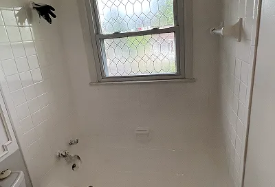 Ceramic tiles after refinishing looking clean and like new